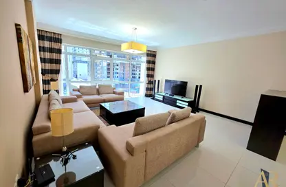 Apartment - 3 Bedrooms - 3 Bathrooms for rent in Al Juffair - Capital Governorate