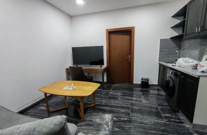 Apartment - Studio - 1 Bathroom for rent in Seef - Capital Governorate