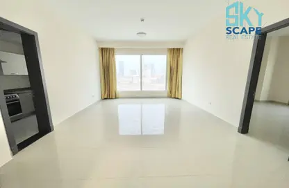Apartment - 1 Bedroom - 2 Bathrooms for rent in Sanabis - Manama - Capital Governorate