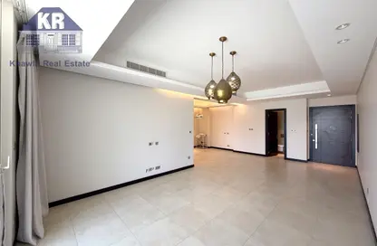Apartment - 3 Bedrooms - 4 Bathrooms for sale in Al Juffair - Capital Governorate