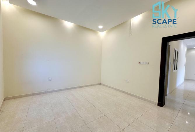 AMPLE PARKINGS | EASY ACCESS | SPACIOUS - Vista 3