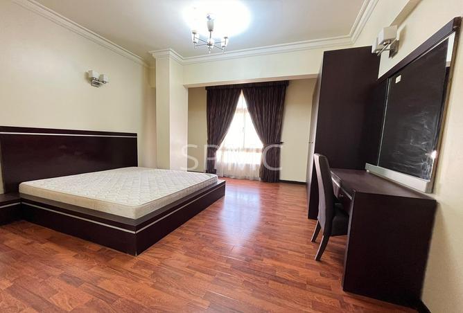 989083 - Property Image 2