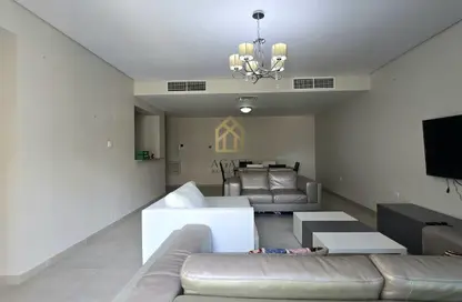 شقة - غرفة نوم - 2 حمامات للايجار في شارع أمواج - أمواج - المحرق