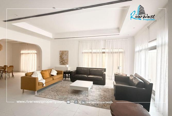 1002987 - Property Image 2