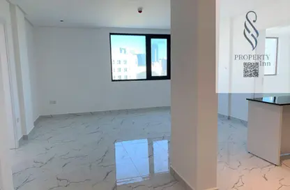 Apartment - 2 Bedrooms - 2 Bathrooms for rent in Seef - Capital Governorate Apartment - 2 Bedrooms - 2 Bathrooms for rent in Seef - Capital Governorate