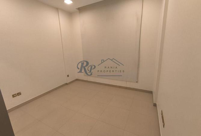 992437 - Property Image 3