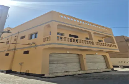 عمارة بالكامل - غرفة نوم - 1 حمام للبيع في المحرق - المحرق