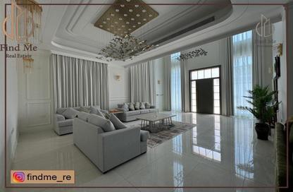 فيلا - 6 غرف نوم - 7 حمامات للبيع في توبلي - المحافظة الوسطى