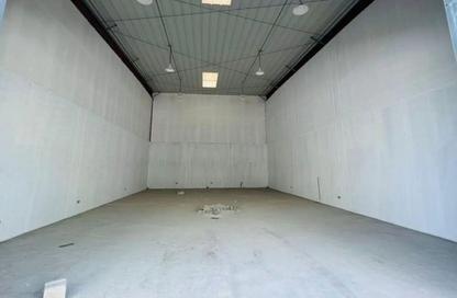 Warehouse - Studio - 1 Bathroom for rent in Hidd - Muharraq Governorate
