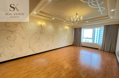 Apartment - 3 Bedrooms - 4 Bathrooms for rent in Abraj Al Lulu - Manama - Capital Governorate