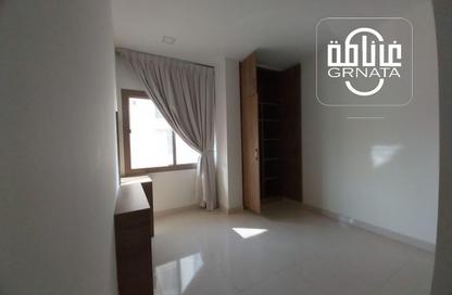 Apartment - 2 Bedrooms - 2 Bathrooms for rent in Al Burhama - Manama - Capital Governorate