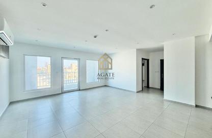 Apartment - 2 - 2 for rent in Sanabis - Manama - Capital Governorate