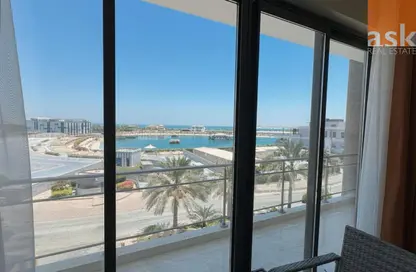 Apartment - 2 Bedrooms - 3 Bathrooms for rent in Reef Island - Capital Governorate