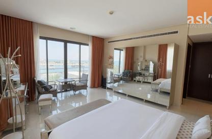 Apartment - 2 Bedrooms - 3 Bathrooms for rent in Reef Island - Capital Governorate