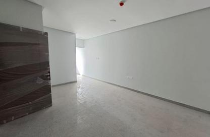 Office Space - 2 Bedrooms - 2 Bathrooms for rent in Al Qadam - Northern Governorate