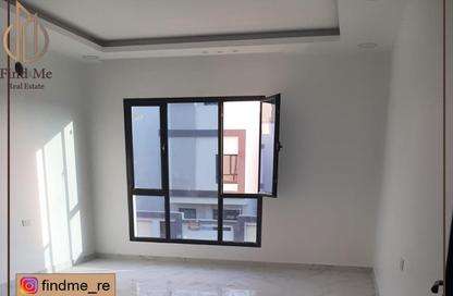 Villa - 4 - 5 for sale in Shahrakan - Northern Governorate Villa - 4 - 5 for sale in Shahrakan - Northern Governorate