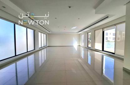 Medical Facility - Studio - 5 Bathrooms for rent in Saar - Northern Governorate