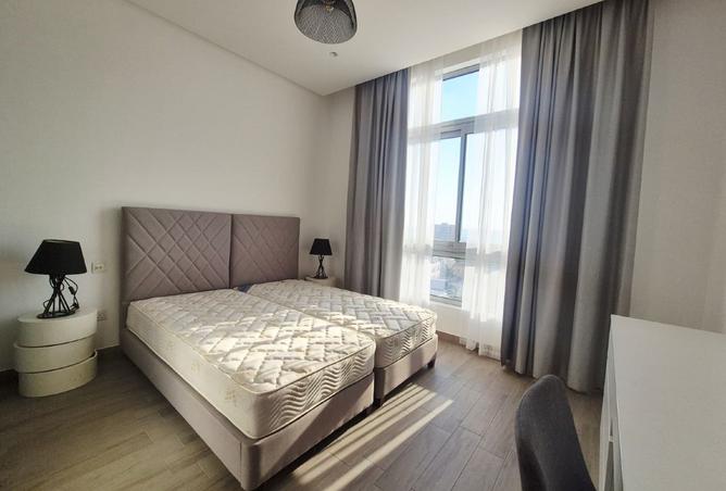 988304 - Property Image 3