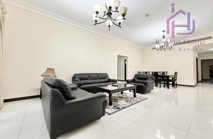 Apartment - 2 Bedrooms - 2 Bathrooms for rent in Al Juffair - Capital Governorate
