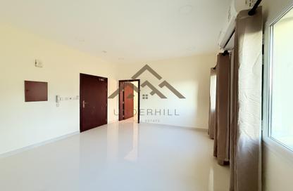 Apartment - 2 Bedrooms - 3 Bathrooms for rent in Busaiteen - Muharraq Governorate