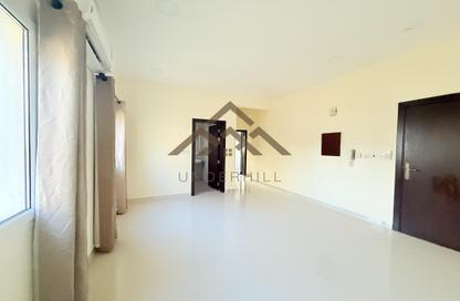 Apartment - 2 Bedrooms - 3 Bathrooms for rent in Busaiteen - Muharraq Governorate