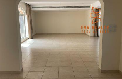 Villa - 5 Bedrooms - 6 Bathrooms for rent in Al Jasra - Northern Governorate