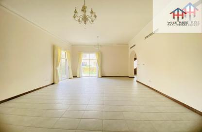 Villa - 4 - 4 for rent in Mahooz - Manama - Capital Governorate