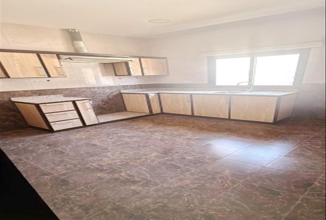 992325 - Property Image 2