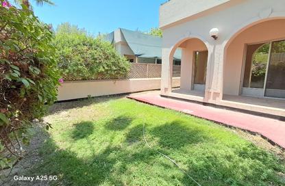 Compound - 3 Bedrooms - 2 Bathrooms for rent in Tubli - Central Governorate