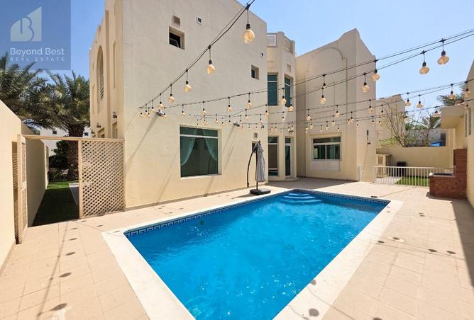 983210 - Property Image 2