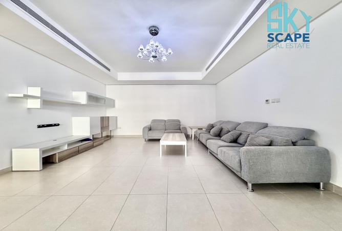 987492 - Property Image 2