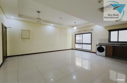 Apartment - 2 Bedrooms - 2 Bathrooms for rent in Segaya - Manama - Capital Governorate