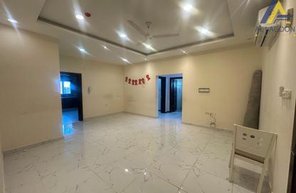 Apartment - 2 Bedrooms - 2 Bathrooms for rent in Sanad - Central Governorate