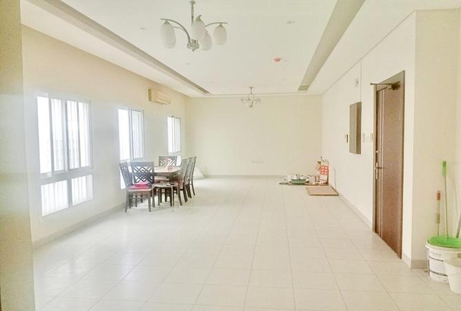 1003042 - Property Image 2