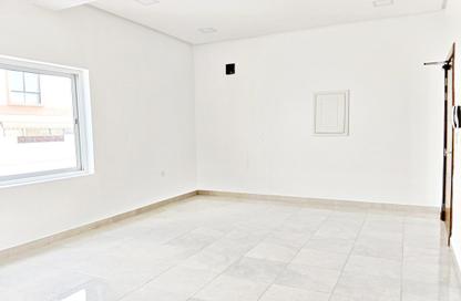 Apartment - 3 Bedrooms - 2 Bathrooms for rent in Tubli - Central Governorate