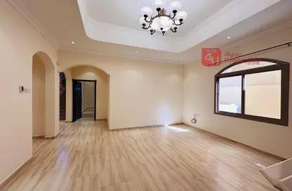 فيلا - 6 غرف نوم - 6 حمامات للايجار في سار - المحافظة الشمالية