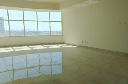 Apartment - 2 Bedrooms - 3 Bathrooms for rent in Hidd - Muharraq Governorate Apartment - 2 Bedrooms - 3 Bathrooms for rent in Hidd - Muharraq Governorate