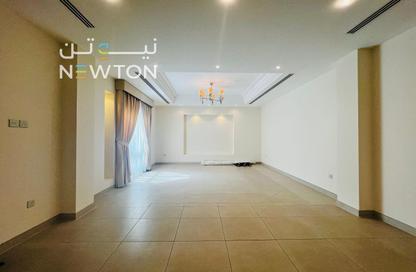 Villa - 4 Bedrooms - 4 Bathrooms for rent in Janabiya - Northern Governorate