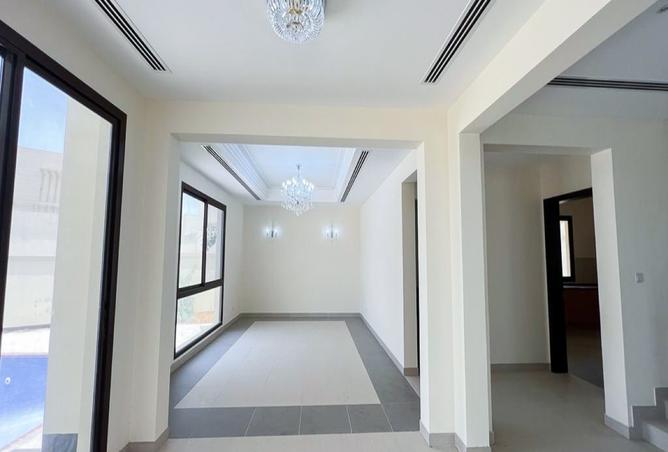 998952 - Property Image 2