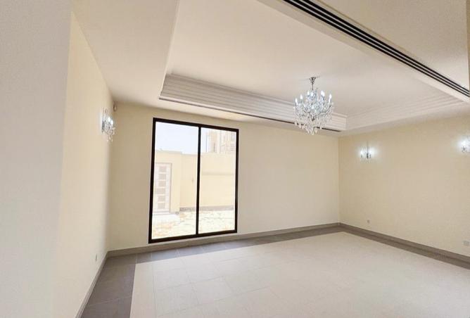 998952 - Property Image 3