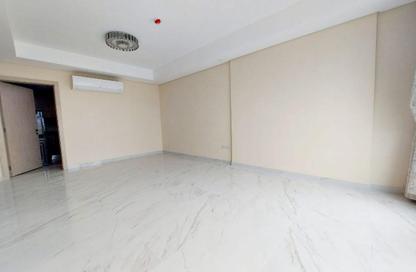 Apartment - 3 Bedrooms - 2 Bathrooms for rent in Sanad - Central Governorate