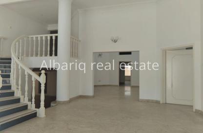 Villa - 4 Bedrooms - 6 Bathrooms for rent in Tubli - Central Governorate