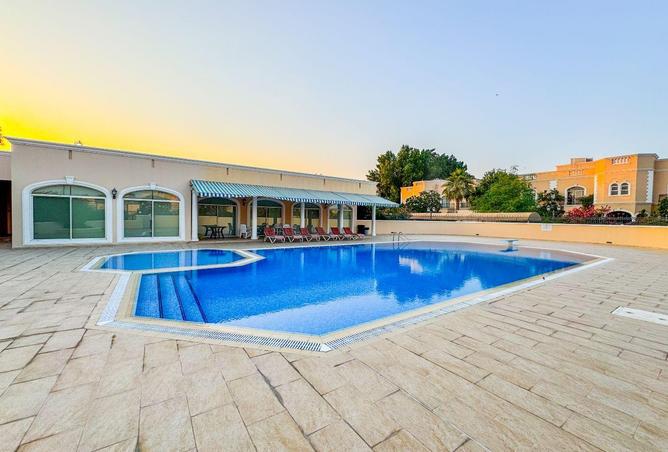 989890 - Property Image 2