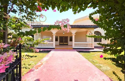 Villa - 4 Bedrooms - 4 Bathrooms for rent in Saar - Northern Governorate