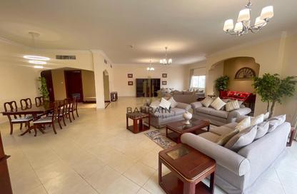 Apartment - 4 Bedrooms - 5 Bathrooms for rent in Mahooz - Manama - Capital Governorate Apartment - 4 Bedrooms - 5 Bathrooms for rent in Mahooz - Manama - Capital Governorate