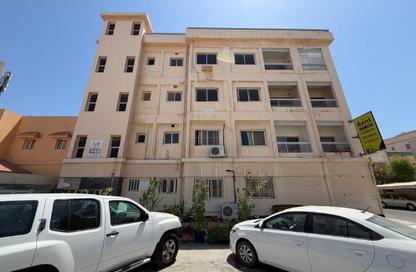 Apartment - 2 Bedrooms - 2 Bathrooms for rent in Segaya - Manama - Capital Governorate