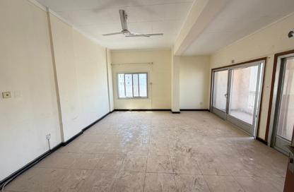 Apartment - 2 Bedrooms - 2 Bathrooms for rent in Segaya - Manama - Capital Governorate