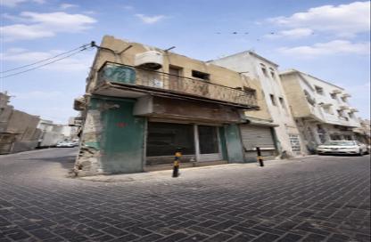 عمارة بالكامل - 4 غرف نوم - 2 حمامات للبيع في المحرق - المحرق
