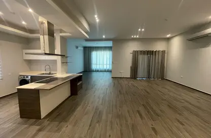 Apartment - 3 Bedrooms - 4 Bathrooms for rent in Tubli - Central Governorate