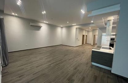 Apartment - 3 Bedrooms - 4 Bathrooms for rent in Tubli - Central Governorate